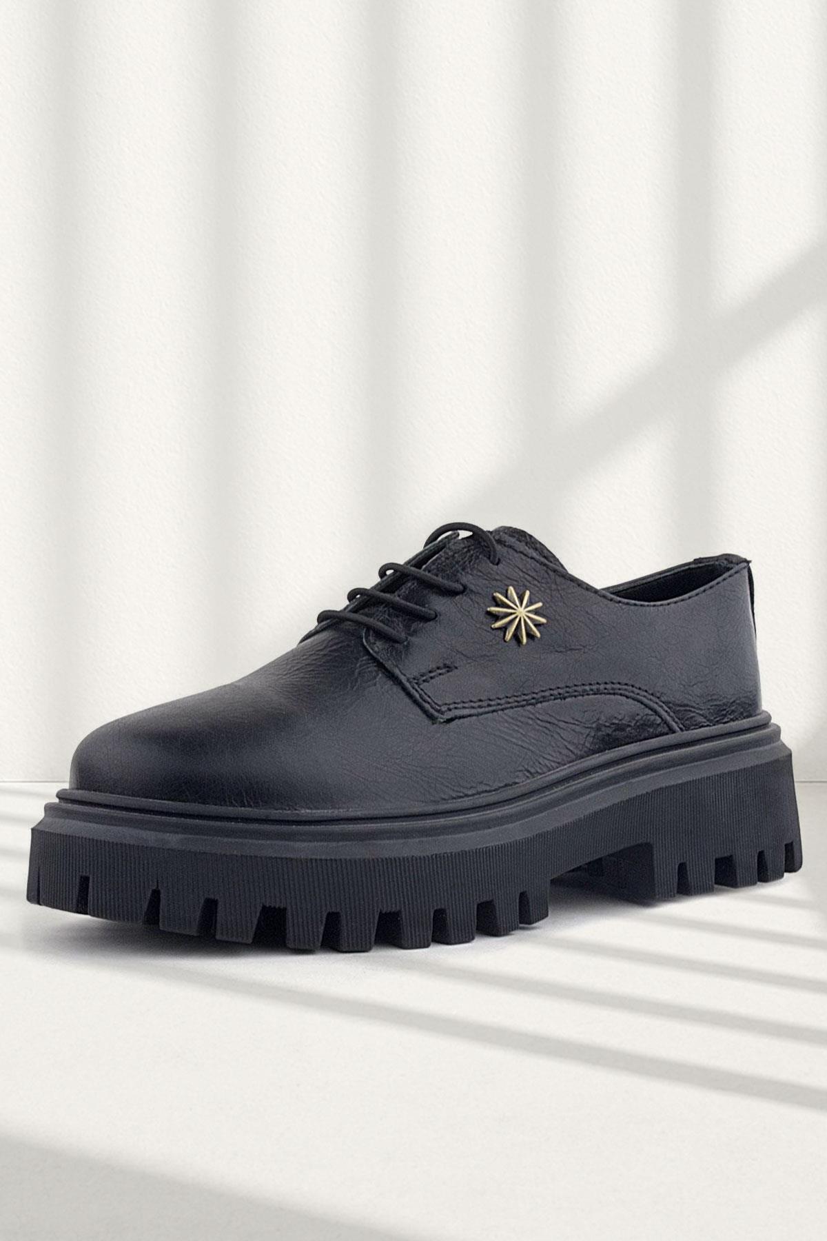 Rakerplus Black Crinkle Genuine Leather Lace-Up Buckle Detailed Girls' Oxford Shoes