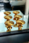 Yaren Style6'lı Gold Metal Dekoratif Papatya Kahve Yanı Sunum Lokumluk6'lı Gold Metal Dekoratif Papatya Kahve Yanı Lokumluk