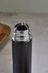 Yaren Style500 ml Çift Kat Paslanmaz Termos – Sızdırmaz & Çay Kahve için SiyahSızdırmaz Çift Kat Paslanmaz Çelik Termos – Siyah | Çay Kahve İçin | Kamp, Piknik, Ofis, Outdoor