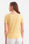 HN2584Sarı V yaka Çiçekli T-shirt