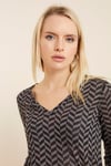 HN2880Desenli V-Yakalı Basic T-Shirt