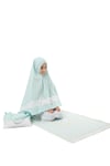 Kız Çocuk Namaz Elbisesi 4 Parçalı Seccadeli Ve Çantalı Mint Rengi Yıldız Baskılı Kemer Desenli