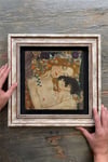 Oscar Stone Decor Çerçeveli Tablo Taş Duvar Dekoru 30 X 30 Cm Gustav Klimt Anne ve Bebek