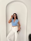 Vatkalı Kolsuz V Yaka Drapeli Crop Bluz Likralı Fit - Bebek Mavisi