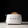 Smeg Mat Beyaz 2X1 Ekmek Kızartma TSF01WHMEU