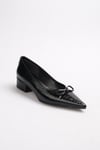 Beatrix Siyah Renk Krokodil Desenli Topuklu Ayakkabı-Low Heels-Mio Gusto-01421BLV