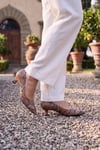 miogusto.com.tr'de, sivri burunlu, vizon rengi, hayvan desenli mini topuklu kadın ayakkabıları bulabilirsin. Şık ve trend modeller için hemen tıkla!