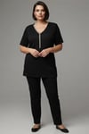 Trend42plus Büyük Beden Yaka Taş Detaylı Kısa Kol Siyah Bluz