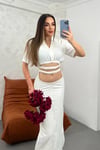 Beyaz Dubai Kumaş Bel Dekolteli Yırtmaçlı Crop Etek Takım 