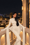 Ekru Uzun Kollu Boğazlı Bel Tasarımlı Maxi Boy Sandy Kumaş Elbise