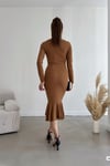Kahverengi Düğme Detay Balık Model Midi Boy Uzun Kollu Elbise