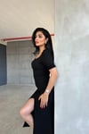 Siyah Önden Yırtmaçlı Düğme Detay Kısa Kollu Krep Elbise