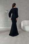 Siyah Vatkalı Uzun Kollu Balık Model Maxi Boy İthal Krep Kumaş Elbise