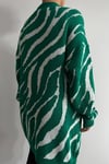 Yeşil Zebra Desen Uzun Triko Hırka