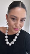 Parlak Çizgi Detay Mat Top Kolye