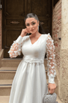 Double Kumaş Kolları 3 Boyutlu Çiçekli Elbise - Beyaz