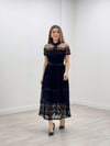 Güpür Dantel Kumaş Yaka Detaylı Midiboy Abiye Elbise - SİYAH