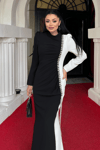 Krep Kumaş Taş Büzgü Detaylı Abiye Elbise - SİYAH