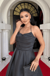 Organze Tül Kumaş Sırt Detaylı Midi Elbise - SİYAH
