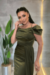 Saten Kumaş Büzgülü Şal Detaylı Abiye Elbise - HAKİ YEŞİLİ