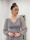 Simli Kumaş Yakası Büzgü Detaylı Elbise - GRİ
