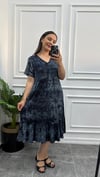 Büyük Beden V Yakalı Batik Desenli Elbise