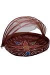 EndonezyaDünyadan HediyelerDNY-HD100490Keskin Hediyelik Eşya Ve TekstilKahverengi Hasır Ekmek Sepeti 30cm Hareketli Tül Kapaklı Batikli Kulplu