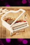 İstanbulDünyadan HediyelerDNY-HD100899Keskin Hediyelik Eşya Ve TekstilPiyano Müzik Kutusu Döner Balerinli Küçük Boy 14 cm