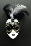 İtalyaDünyadan HediyelerDNY-HD100384Keskin Hediyelik Eşya Ve TekstilVenedik Maske Magnet 3D Buzdolabı Magneti Simli ve Tüylü No.4