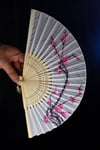 JaponyaDünyadan HediyelerDNY-HD100687Keskin Hediyelik Eşya Ve TekstilJapon Bambu Kumaş Yelpaze Çanta Boy Stant Hediyeli No.5