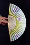 JaponyaDünyadan HediyelerDNY-HD100695Keskin Hediyelik Eşya Ve TekstilJapon Bambu Kumaş Yelpaze Çanta Boy Stant Hediyeli No.13