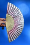 JaponyaDünyadan HediyelerDNY-HDYJPNYLPZ05Keskin Hediyelik Eşya Ve TekstilJapon Bambu Kumaş Yelpaze Çanta Boy Stant Hediyeli No.139