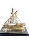 KatarDünyadan HediyelerDNY-DH3365Keskin Hediyelik Eşya Ve TekstilPirinç Yelkenli Gemi Altın Kaplama Katar Dhow Teknesi Deri Kutulu 23cm No.2