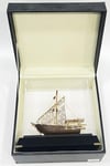 KatarDünyadan HediyelerDNY-DH3365Keskin Hediyelik Eşya Ve TekstilPirinç Yelkenli Gemi Altın Kaplama Katar Dhow Teknesi Deri Kutulu 23cm No.2