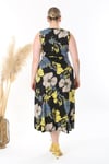 Kadın Siyah Sarı Floral Desen Kolsuz Kruvaze Yaka Büyük Beden Maxi Elbise