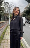Aksesuar Detaylı Şifon Kollu Bluz