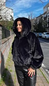 Siyah Kapüşonlu Peluş Kaban