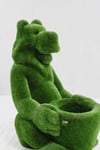 Bear with the basket Sepetli Ayı Figürlü Peyzaj Sanatı - Çelik Konstrüksiyon Yapay Çim Heykeli ve Topiary 175x100x135 cm