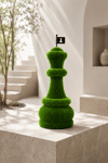 Chess Queen Zarafet ve Güç Sembolü Satranç Vezir Figürlü Peyzaj Sanatı - Çelik Konstrüksiyon Yapay Çim Heykeli ve Topiary 130x60x60 cm
