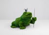 Fairytale frog Masalsı Kurbağa Figürlü Peyzaj Sanatı - Çelik Konstrüksiyon Yapay Çim Heykeli ve Topiary 200x250x270 cm