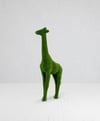 Giraffe Medium Dekoratif Zürafa Figürlü Peyzaj Sanatı - Çelik Konstrüksiyon Yapay Çim Heykeli ve Topiary 300x170x60 cm