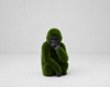 Gorilla baby with carved face Sanatsal Yüz Detaylı Yavru Goril Figürlü Peyzaj Sanatı - Çelik Konstrüksiyon Yapay Çim Heykeli ve Topiary 100x70x50 cm