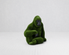 Gorilla male with carved face Sanatsal Yüz Detaylı Erkek Goril Figürlü Peyzaj Sanatı - Çelik Konstrüksiyon Yapay Çim Heykeli ve Topiary 170x120x200 cm
