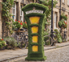 Telephone Box Nostaljik İngiliz Telefon Kulübesi Figürlü Peyzaj Sanatı - Çelik Konstrüksiyon Yapay Çim Heykeli ve Dev Topiary 260x130x100 cm