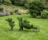 Three Little Pigs Masalsı Üç Küçük Domuzcuk Figürlü Peyzaj Sanatı - Çelik Konstrüksiyon Yapay Çim Heykeli ve Dev Topiary Seti (Kişiye Özel Ebat)