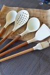 Akasya Saplı 5 Li Silikon Spatula Kepçe Seti / Krem