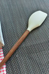 Akasya Saplı Silikon Spatula / Krem