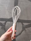 Beyaz Kalpli Silikon Çırpıcı - 26 cm / 1 Adet