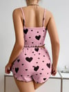 Aria's Closet Pamuklu Pembe Üstüne Siyah Kalp Desenli Askılı Fitilli Şortlu Pijama Takımı
