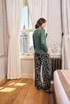 Çiçek ve Yaprak Desenli Dantelli Büyük Beden Pijama Takımı